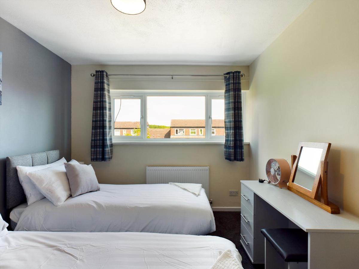 247 Serviced Accommodation In Telford- 3Br House Exterior foto